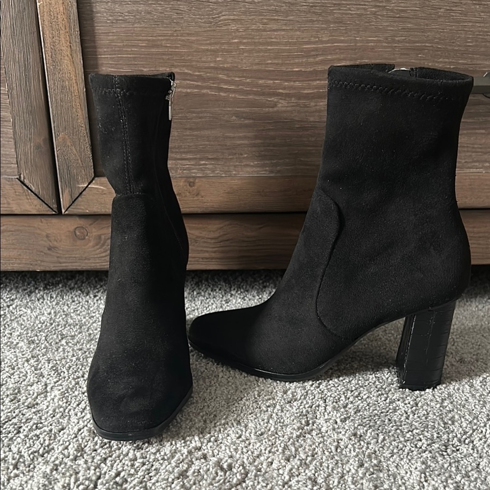 DOLCE VITA - Black Suede Women's Ankle Boots  ( brand new ! )